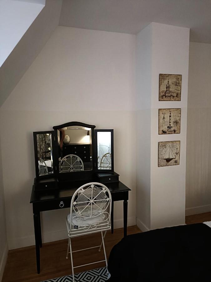 Chambre Dans Un Ecrin De Verdure RessourcantBourth エクステリア 写真