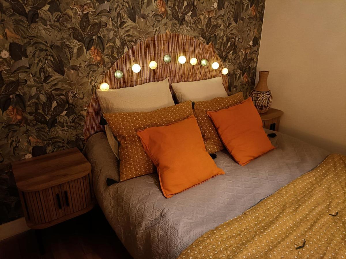 Chambre Dans Un Ecrin De Verdure RessourcantBourth エクステリア 写真