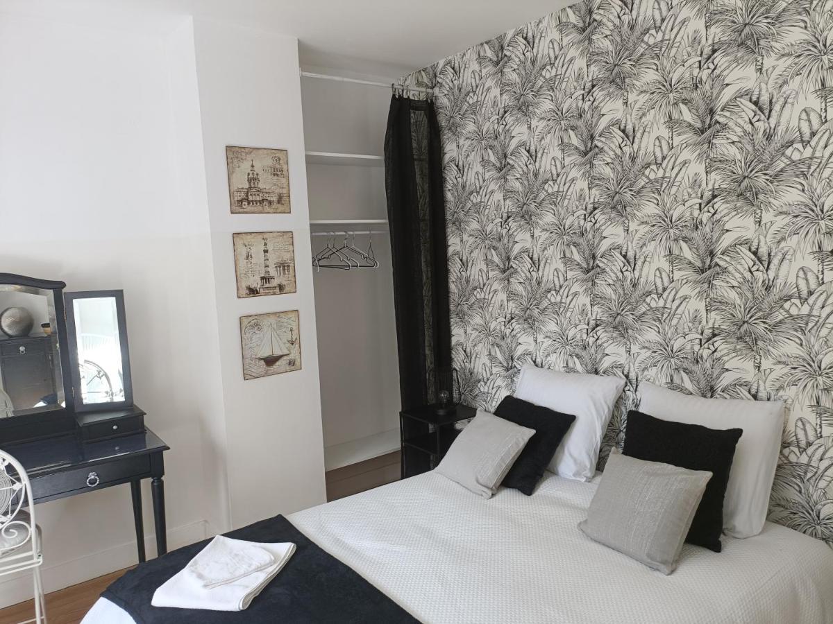 Chambre Dans Un Ecrin De Verdure RessourcantBourth エクステリア 写真